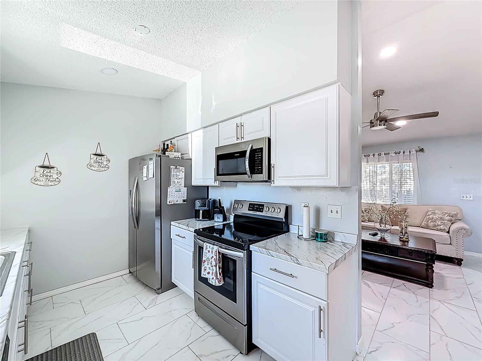 Image 13 of 39 For 107 Summerhill Court