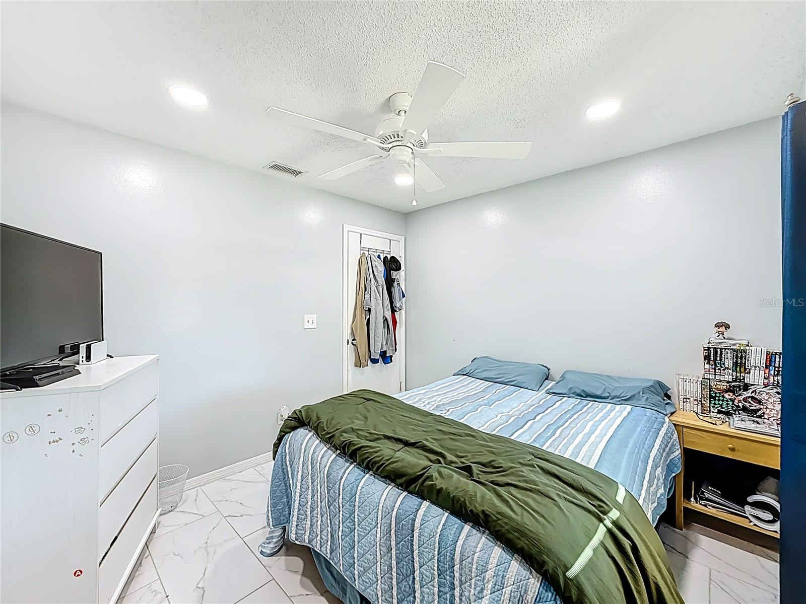 Image 21 of 39 For 107 Summerhill Court