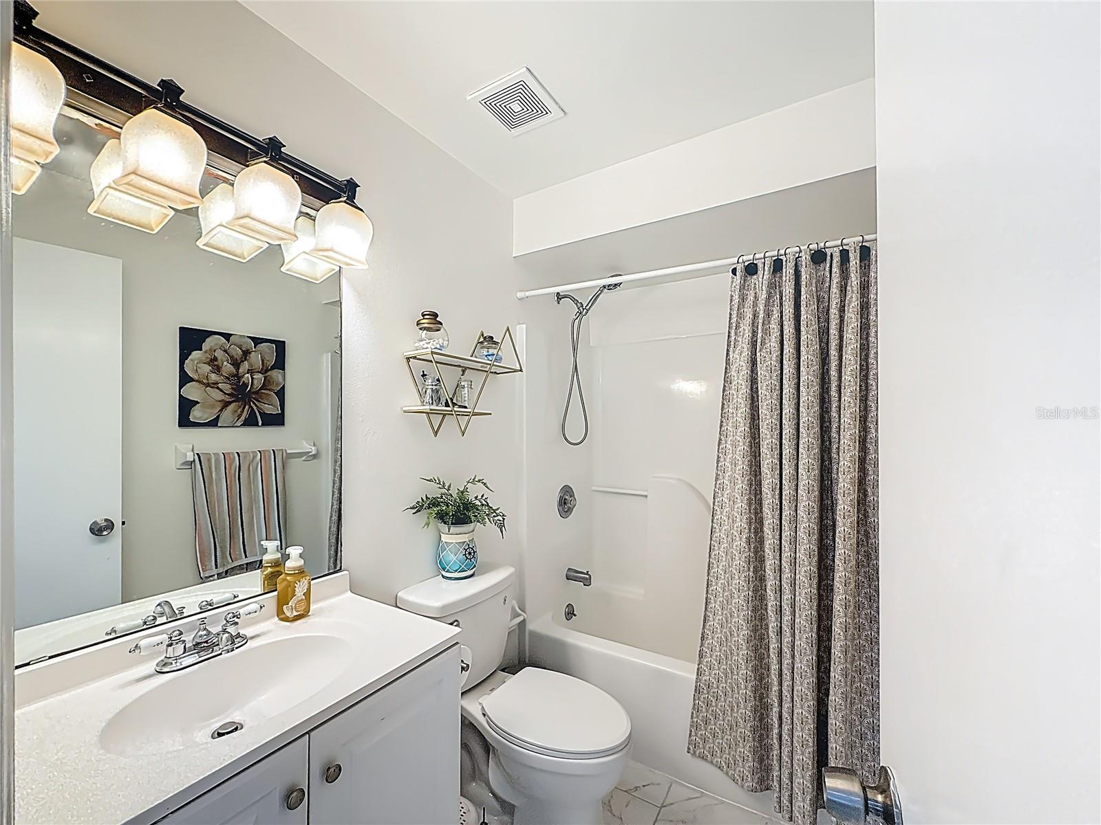 Image 22 of 39 For 107 Summerhill Court