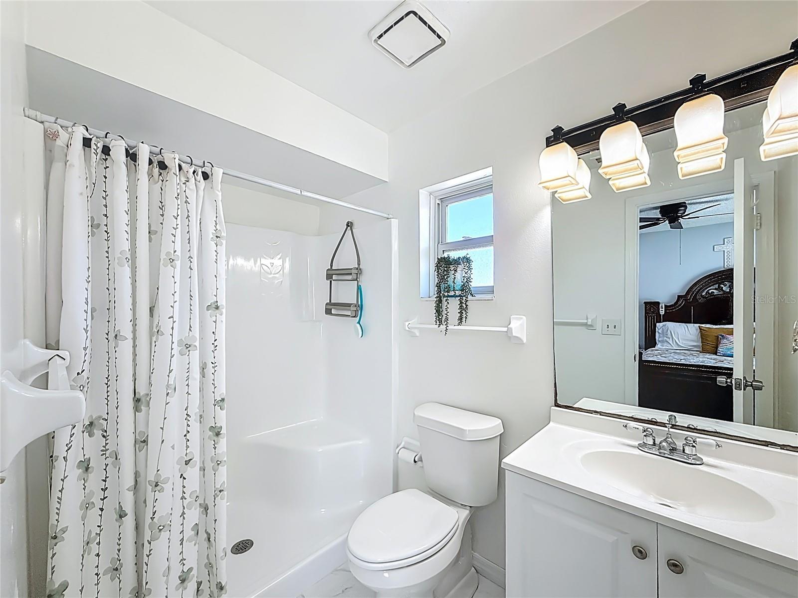 Image 28 of 39 For 107 Summerhill Court