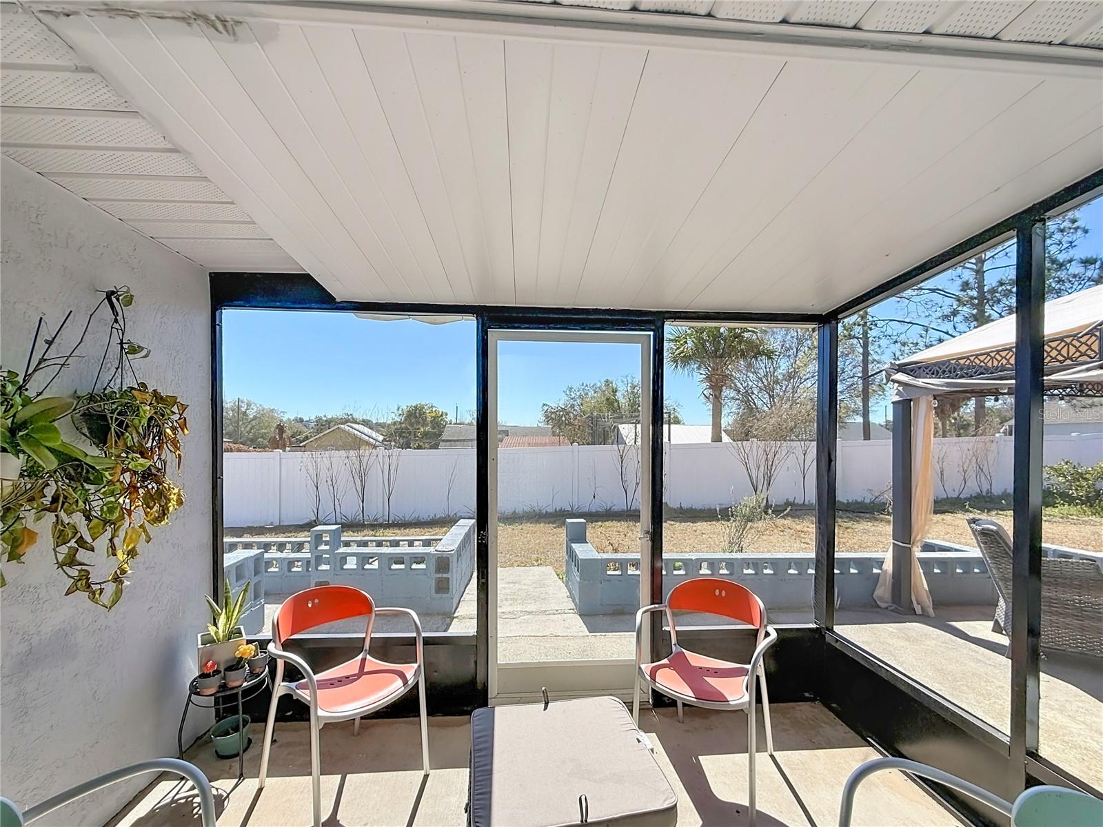 Image 29 of 39 For 107 Summerhill Court