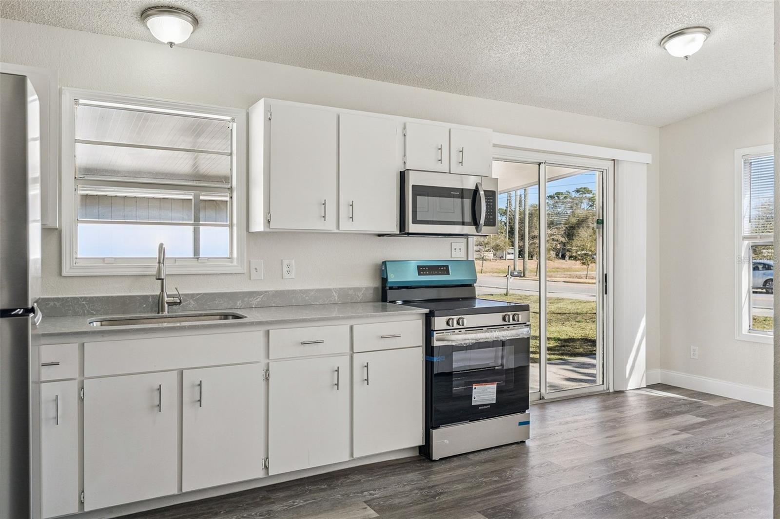 Image 4 of 15 For 610 Walker Street