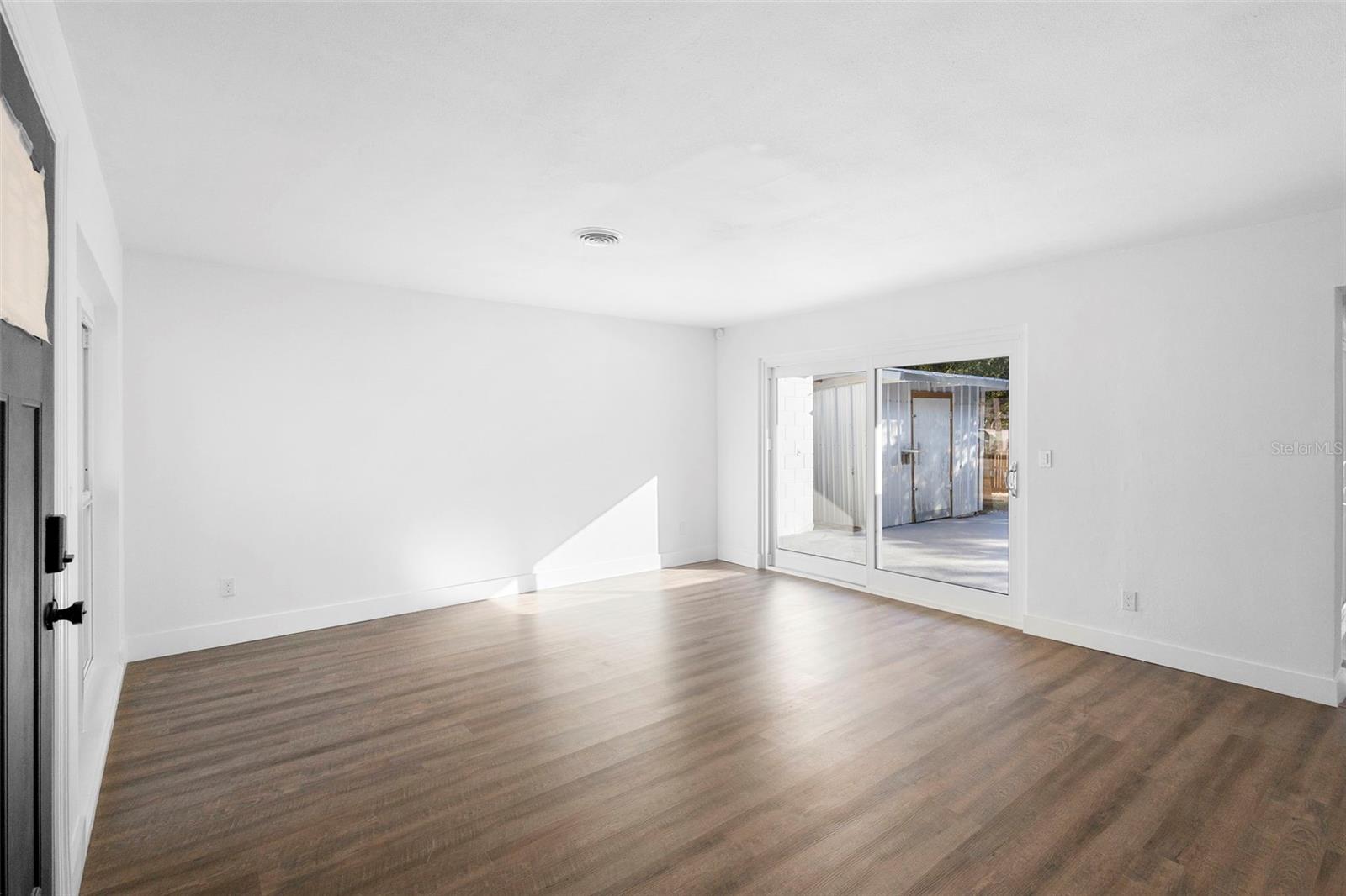 Image 17 of 41 For 55 Fairfax Avenue