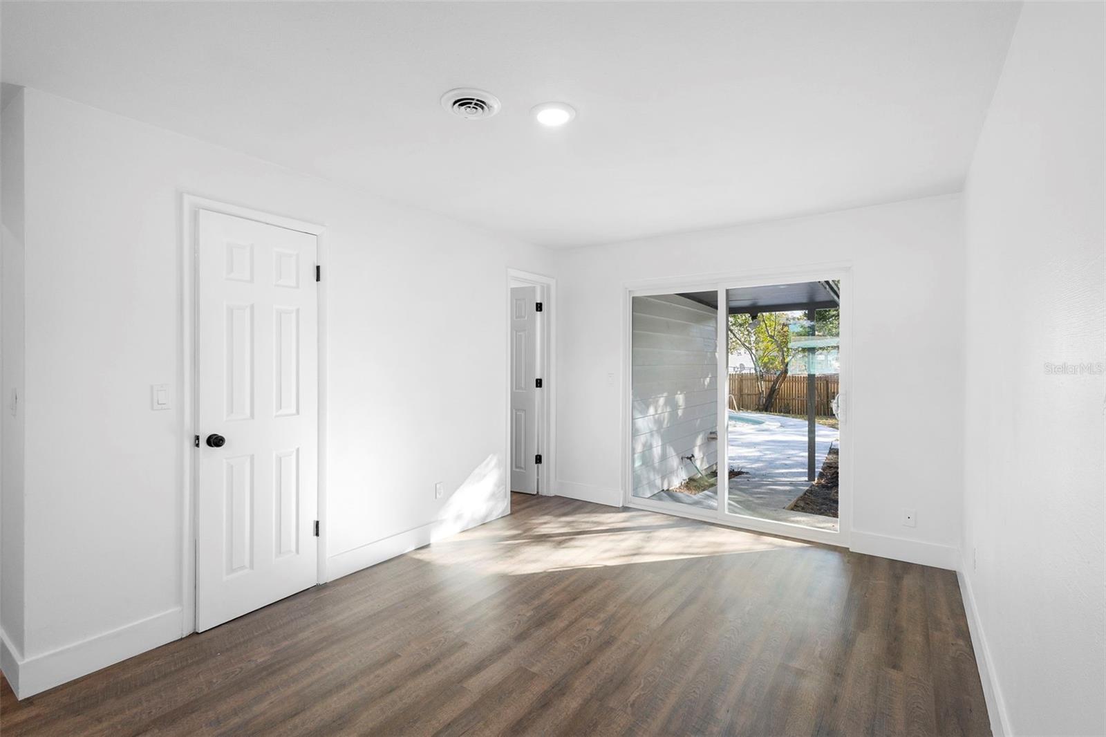 Image 22 of 41 For 55 Fairfax Avenue