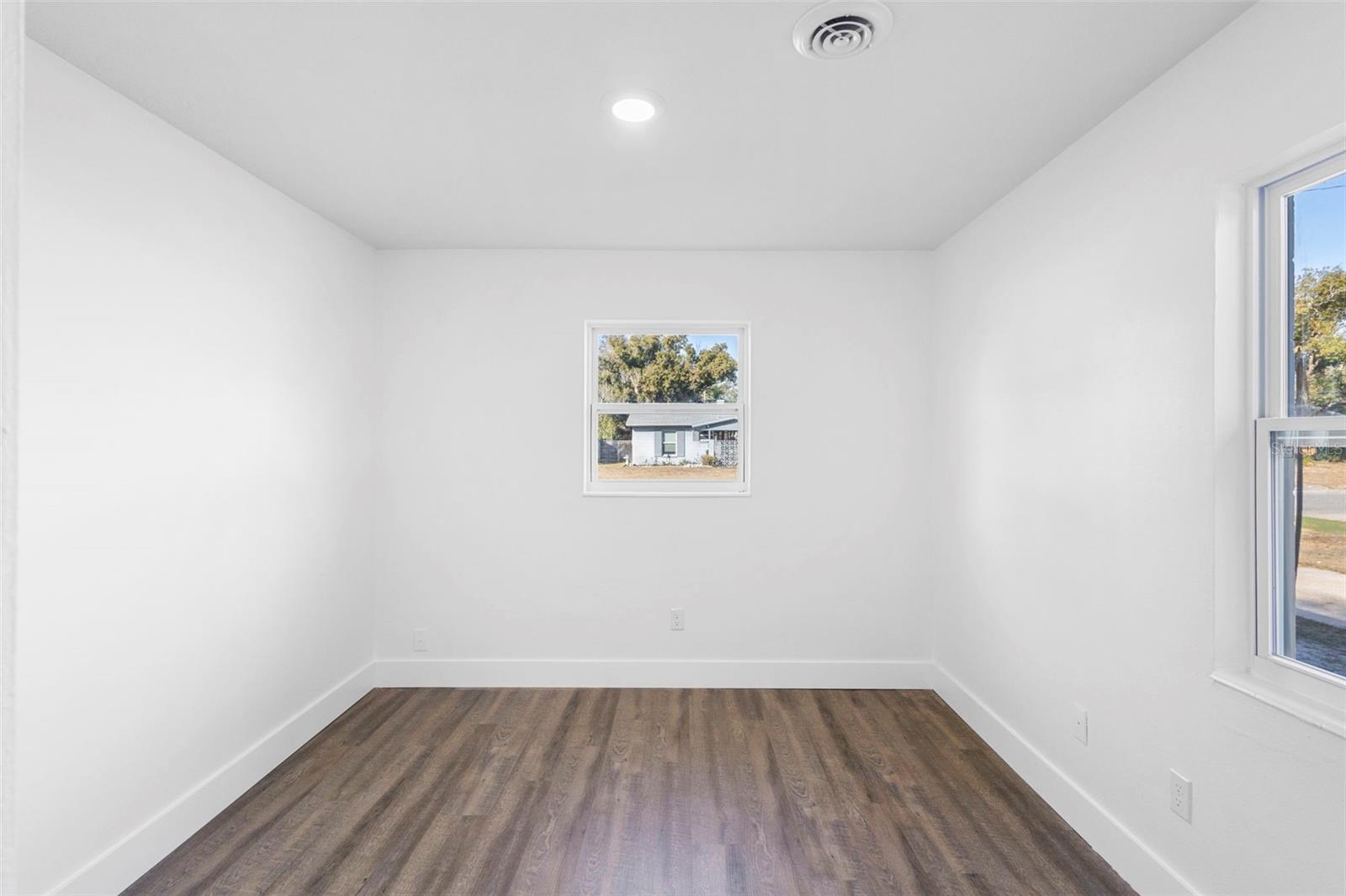 Image 24 of 41 For 55 Fairfax Avenue