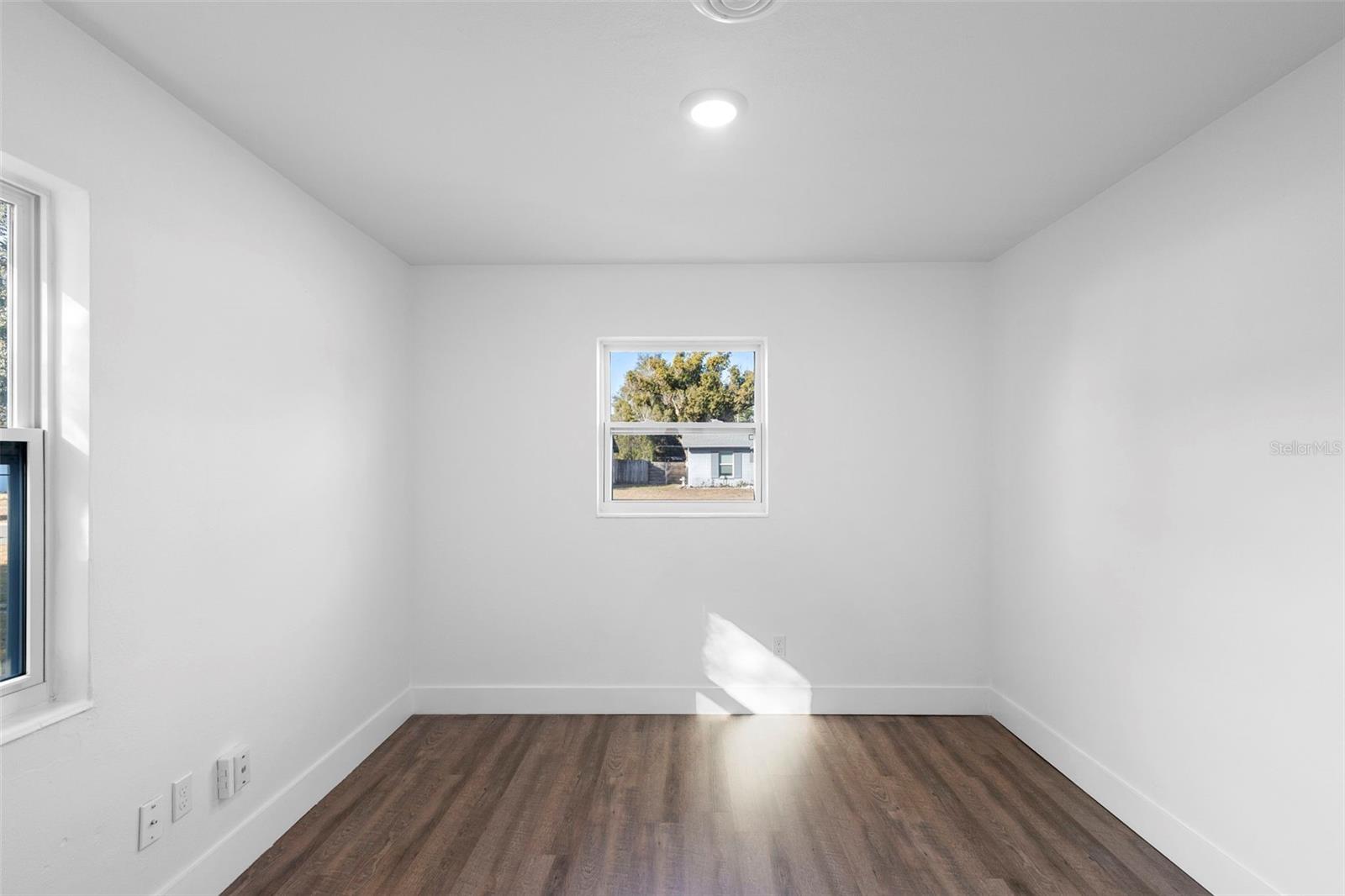 Image 27 of 41 For 55 Fairfax Avenue