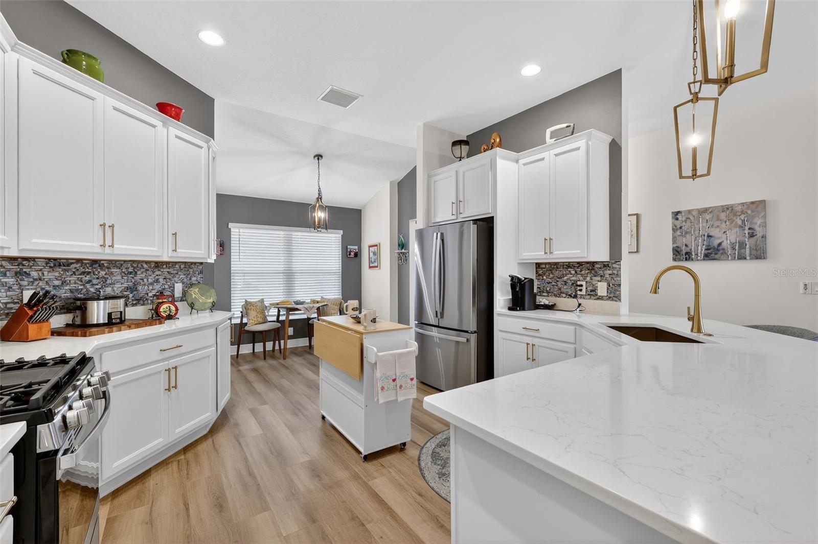 Image 10 of 36 For 7022 Minchew Circle