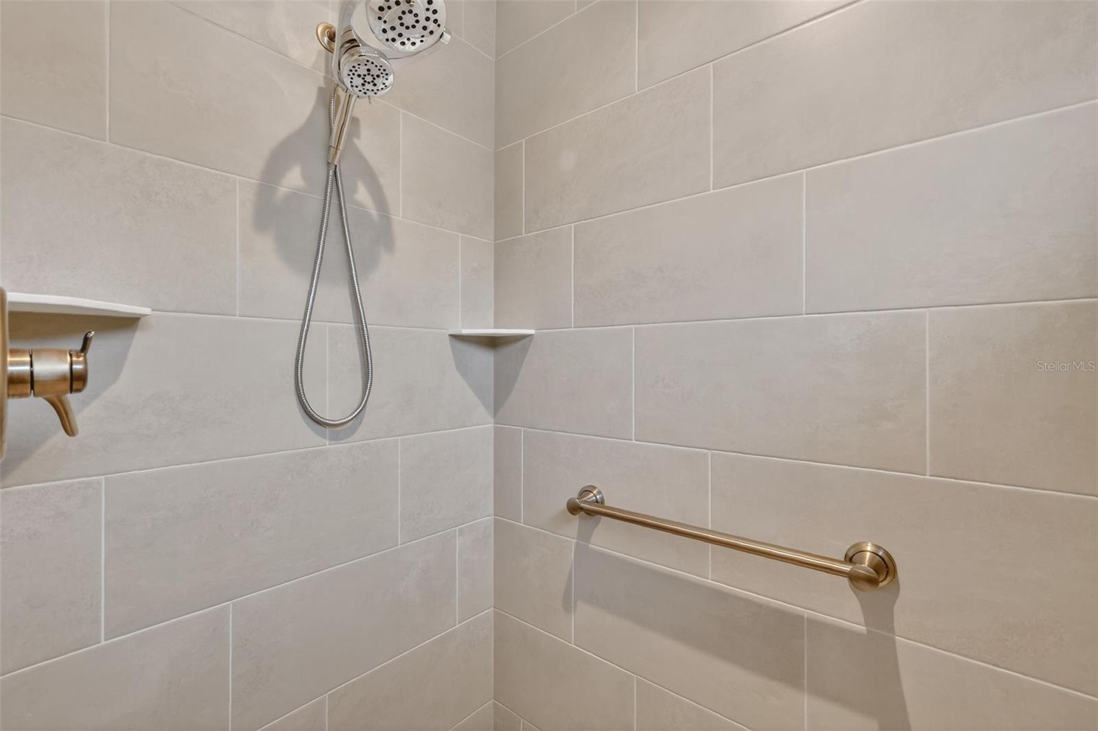 Image 20 of 36 For 7022 Minchew Circle