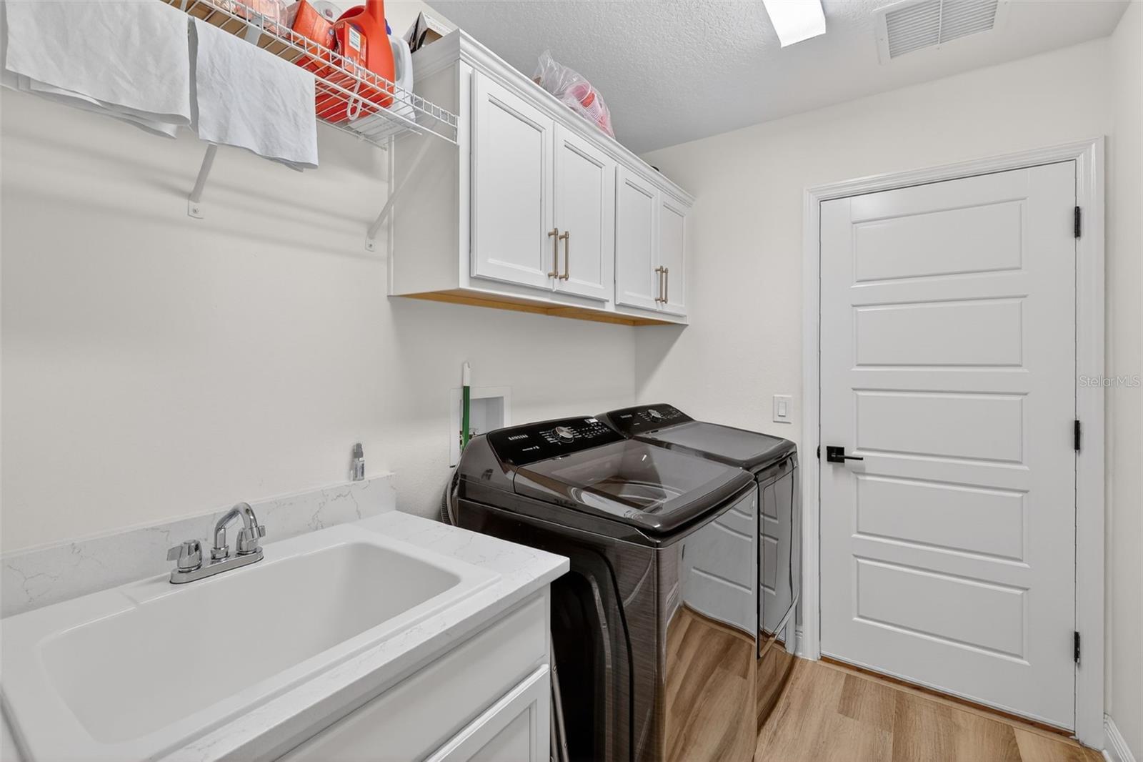 Image 26 of 36 For 7022 Minchew Circle