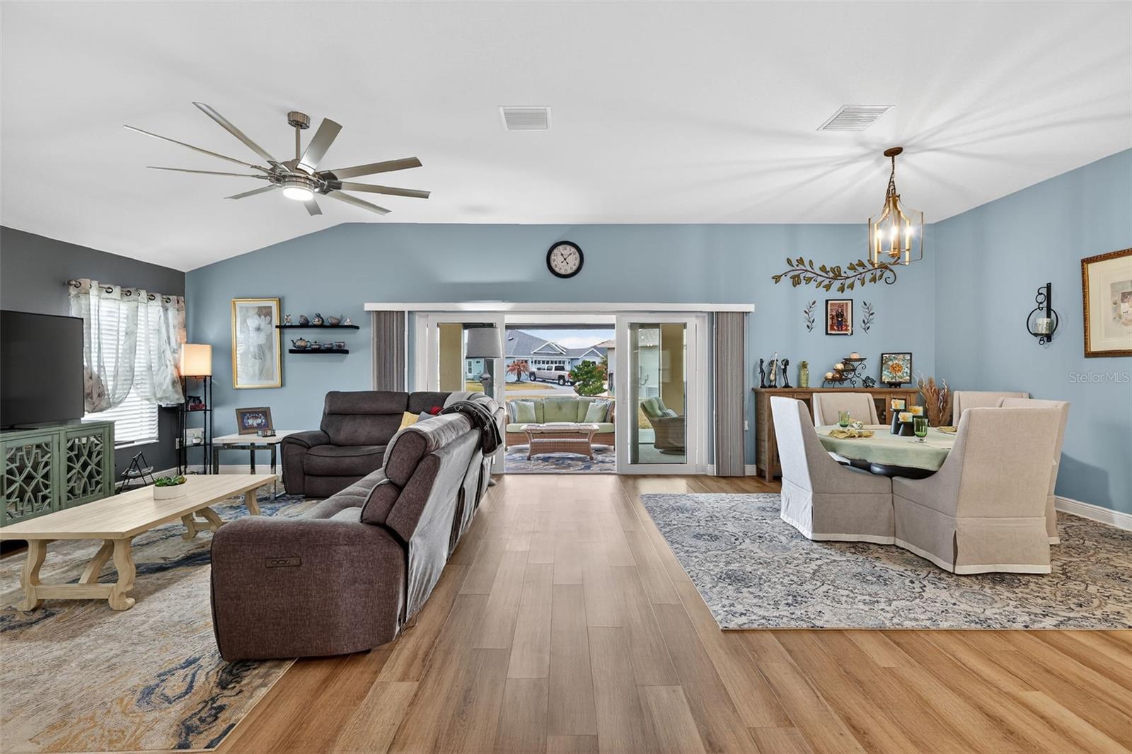 Image 5 of 36 For 7022 Minchew Circle