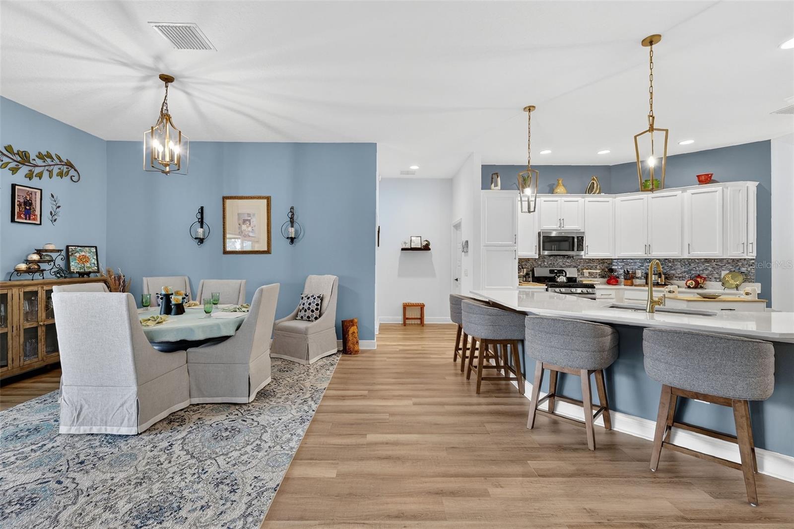 Image 8 of 36 For 7022 Minchew Circle