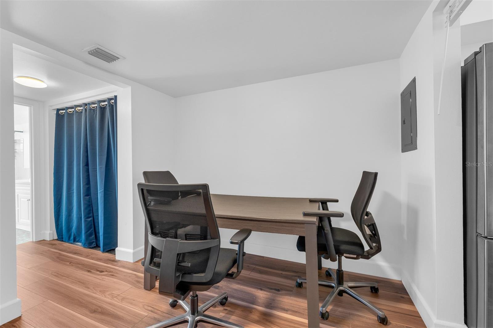 Image 10 of 34 For 1140 Orlando Avenue E2