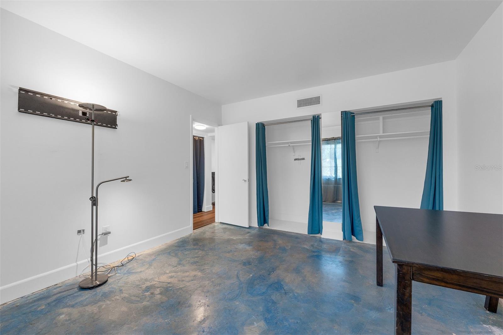 Image 18 of 34 For 1140 Orlando Avenue E2