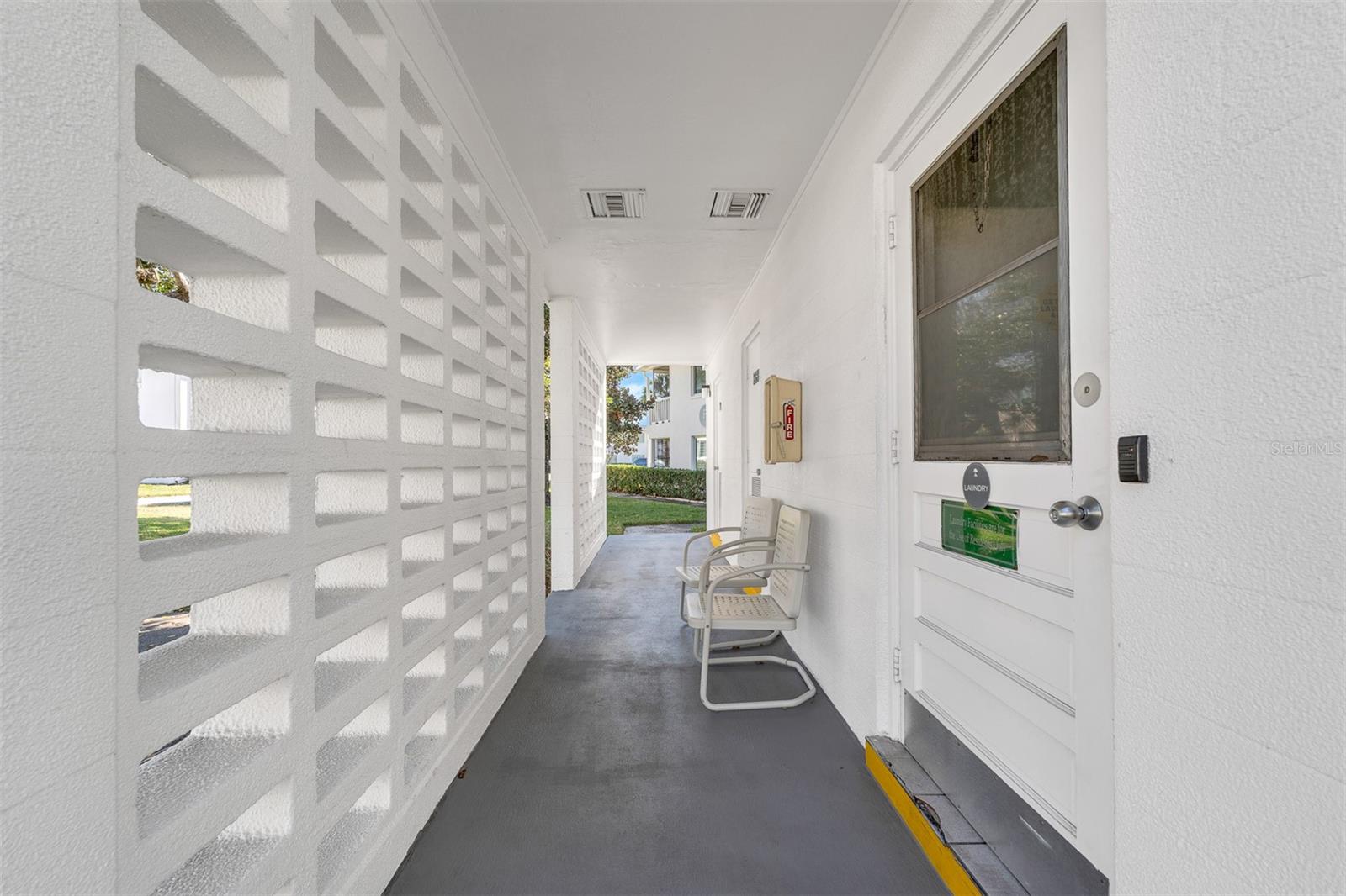 Image 19 of 34 For 1140 Orlando Avenue E2