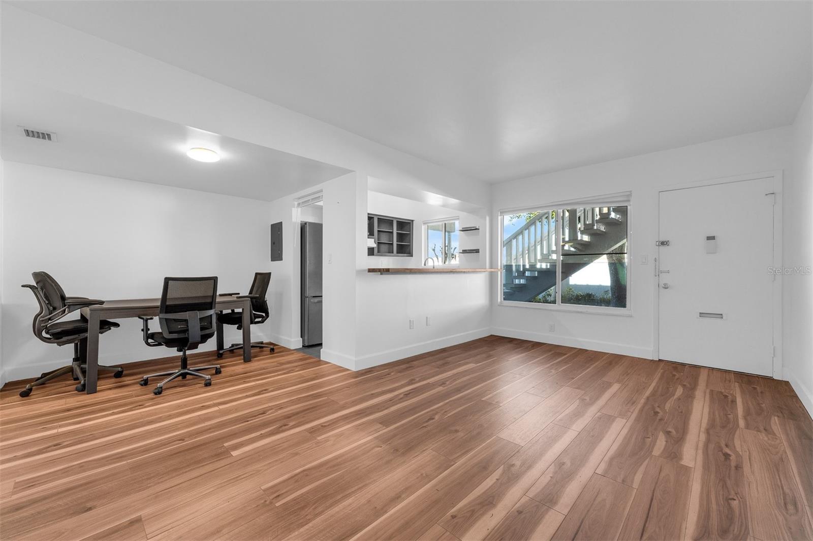 Image 5 of 34 For 1140 Orlando Avenue E2