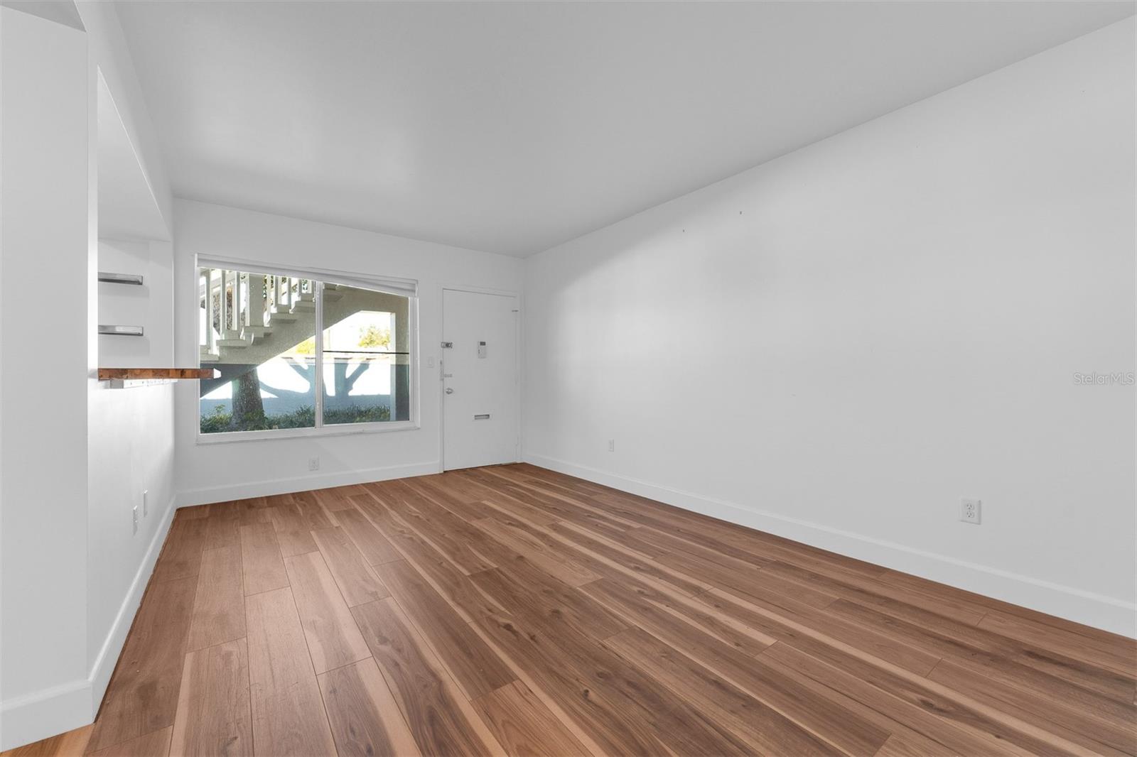 Image 7 of 34 For 1140 Orlando Avenue E2