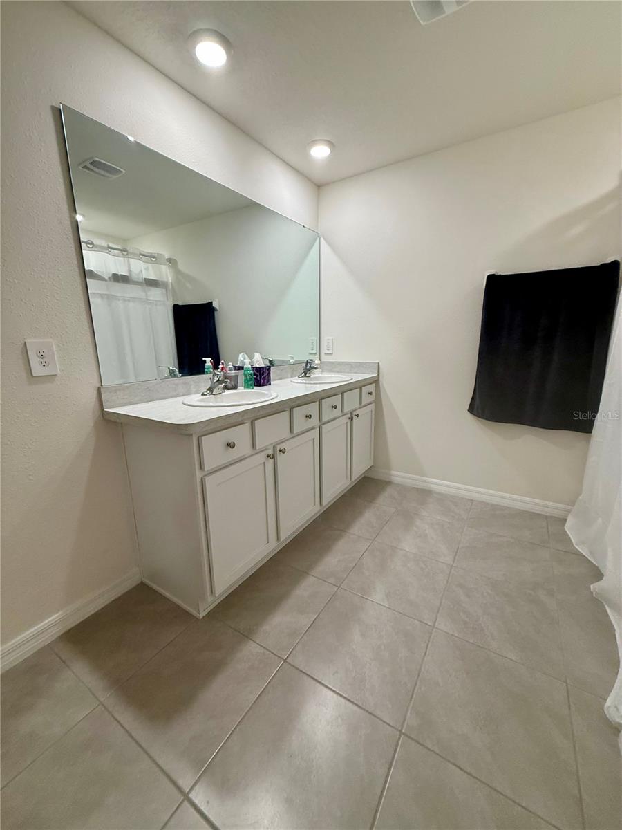 Image 16 of 24 For 6924 112th Lane