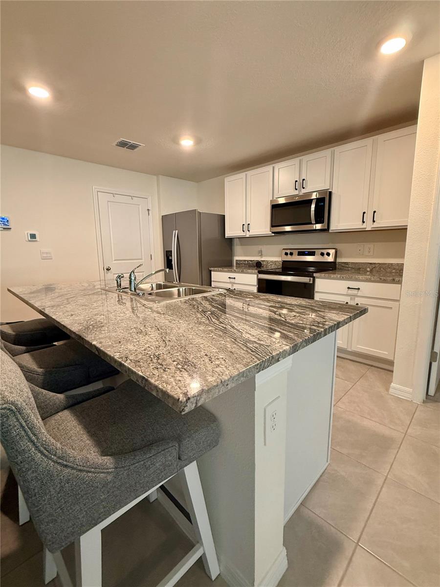 Image 4 of 24 For 6924 112th Lane