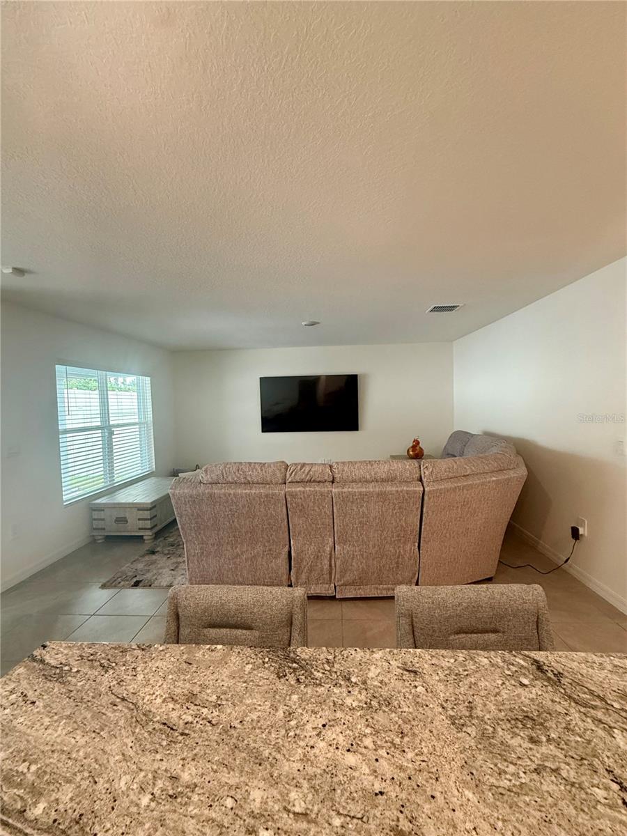 Image 7 of 24 For 6924 112th Lane