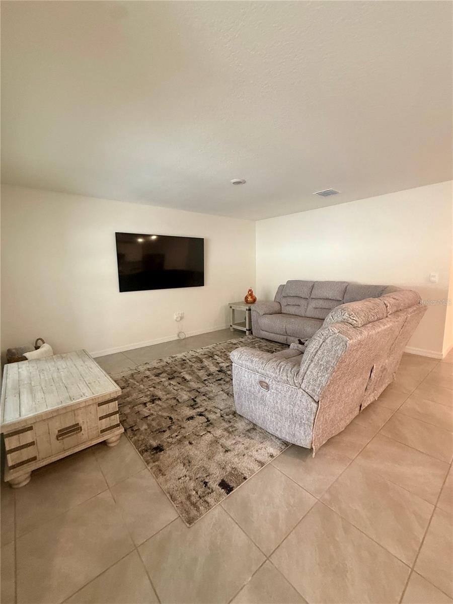 Image 9 of 24 For 6924 112th Lane