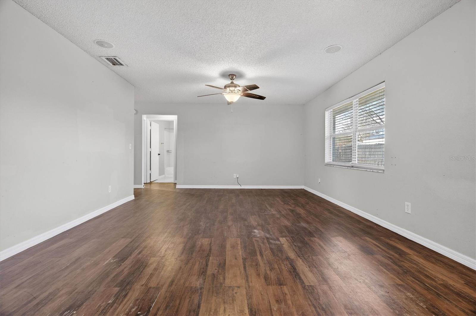 Image 6 of 26 For 126 Summer View Circle