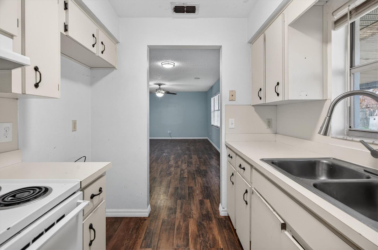 Image 9 of 26 For 126 Summer View Circle