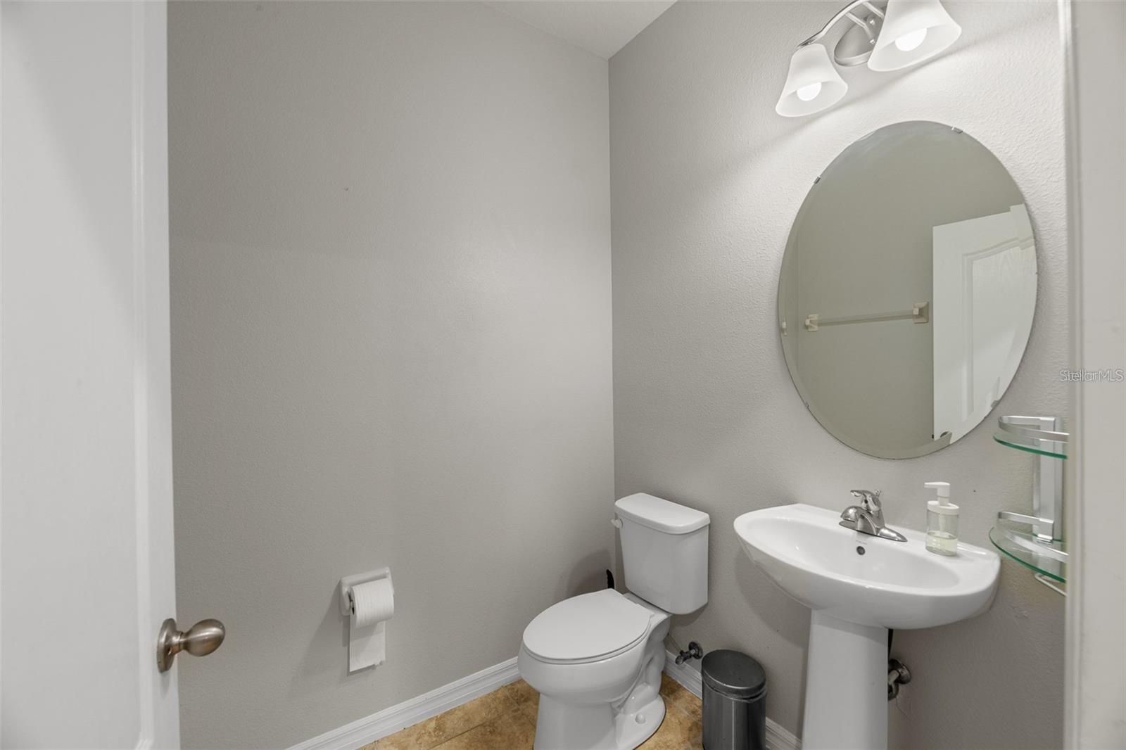 Image 4 of 19 For 6041 Town Center Boulevard