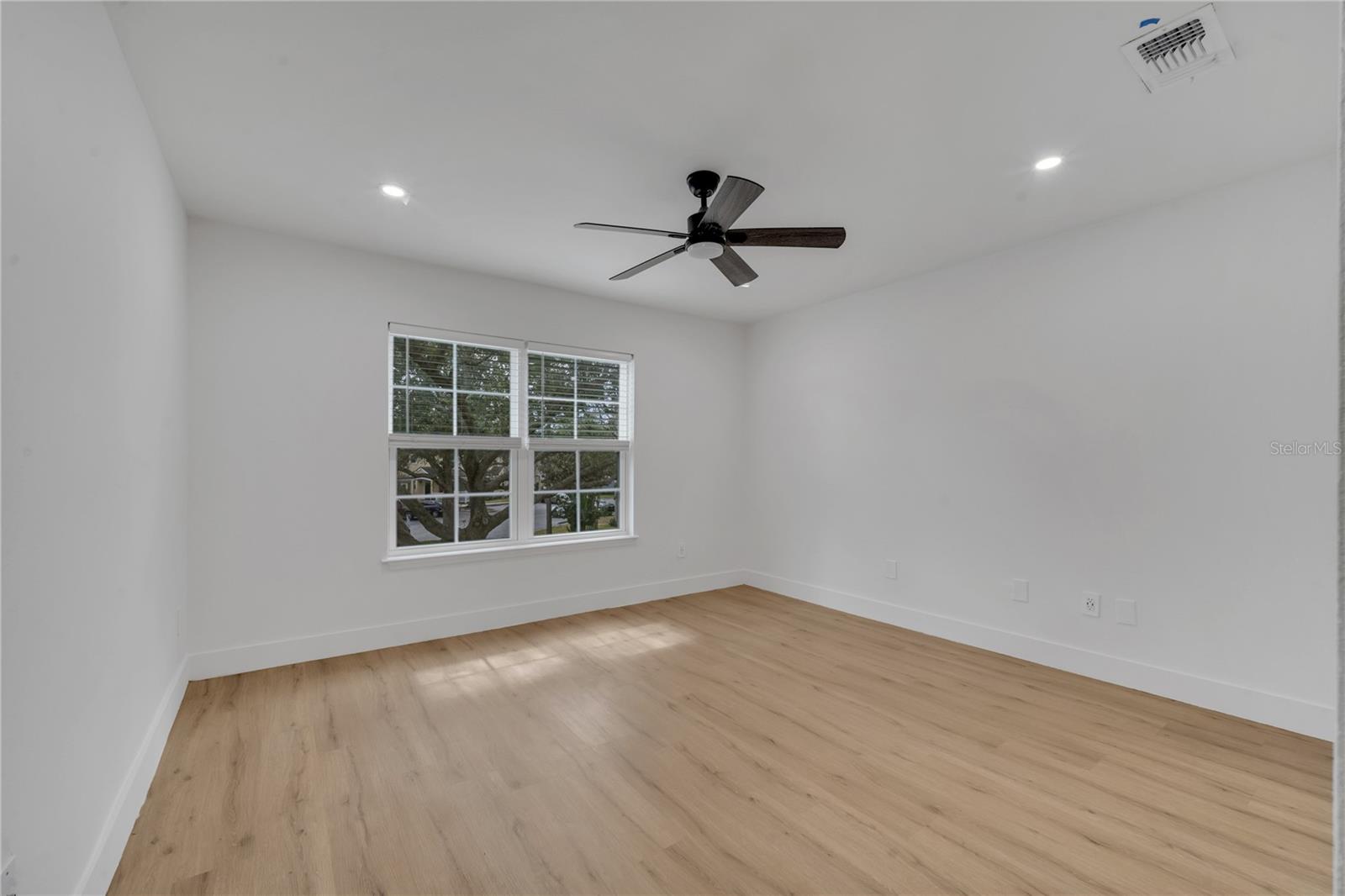 Image 19 of 30 For 6593 Queens Borough Avenue 202