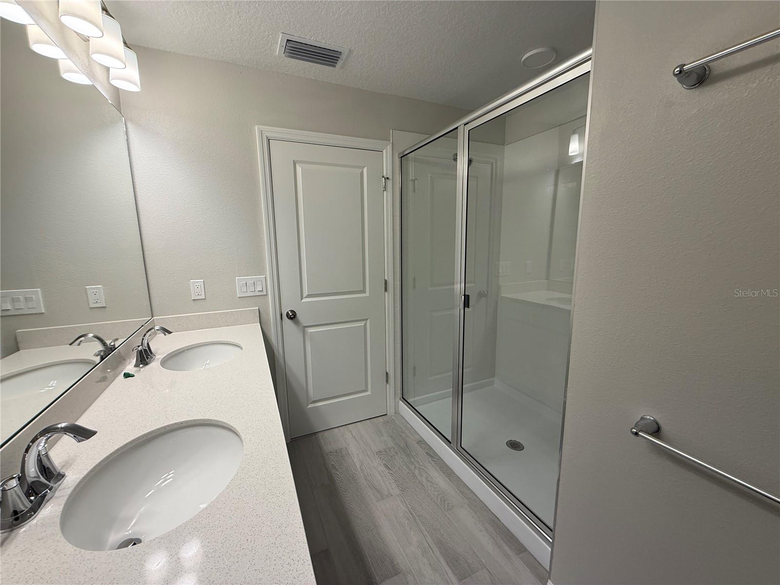 Image 11 of 28 For 14910 Harvest Street