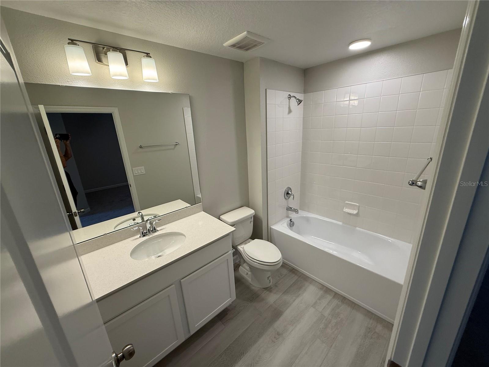 Image 15 of 28 For 14910 Harvest Street