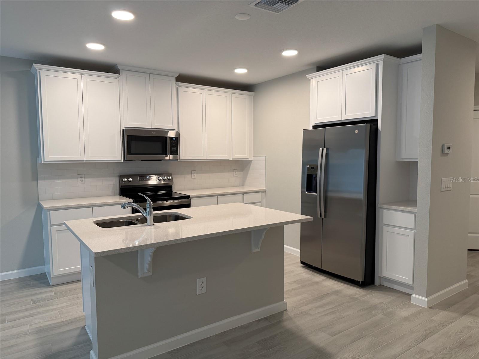 Image 7 of 28 For 14910 Harvest Street