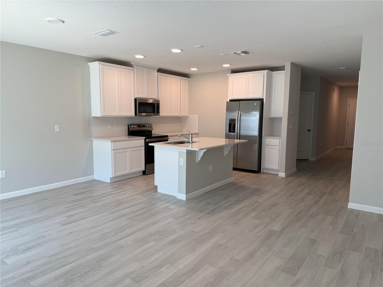 Image 8 of 28 For 14910 Harvest Street