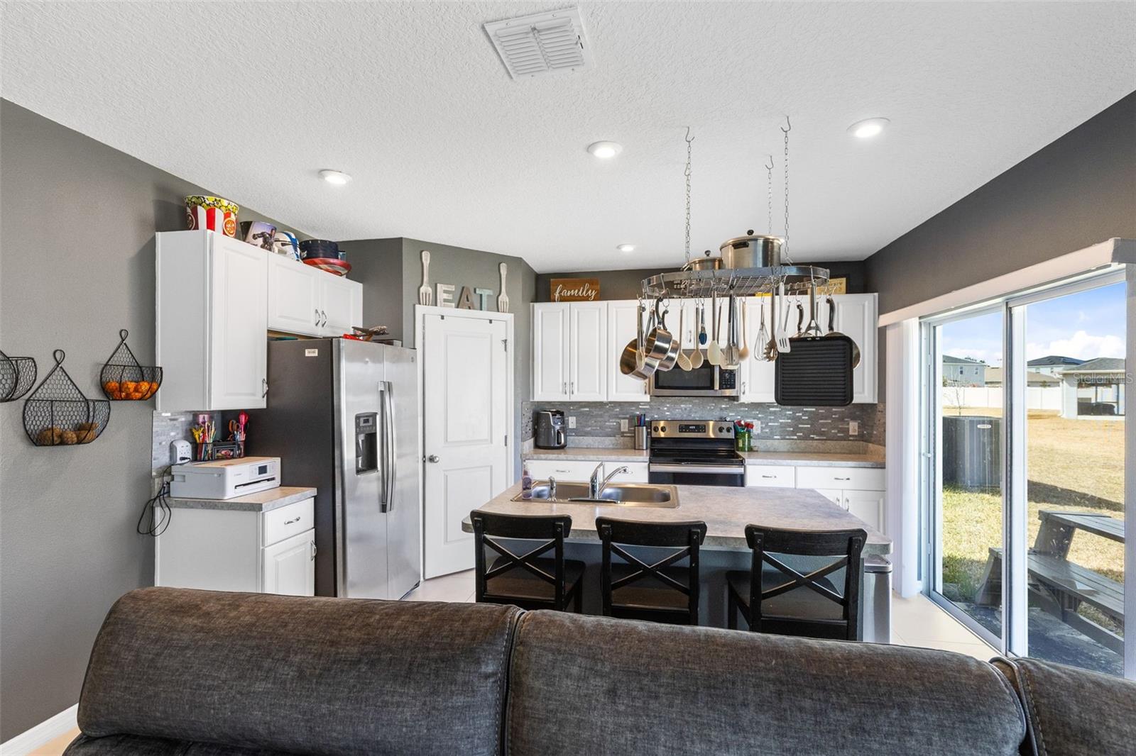 Image 6 of 26 For 3951 Fescue Street