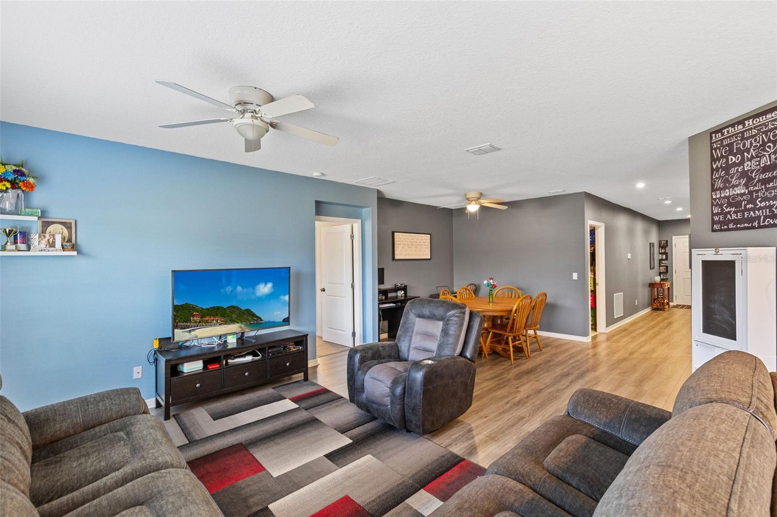 Image 9 of 26 For 3951 Fescue Street