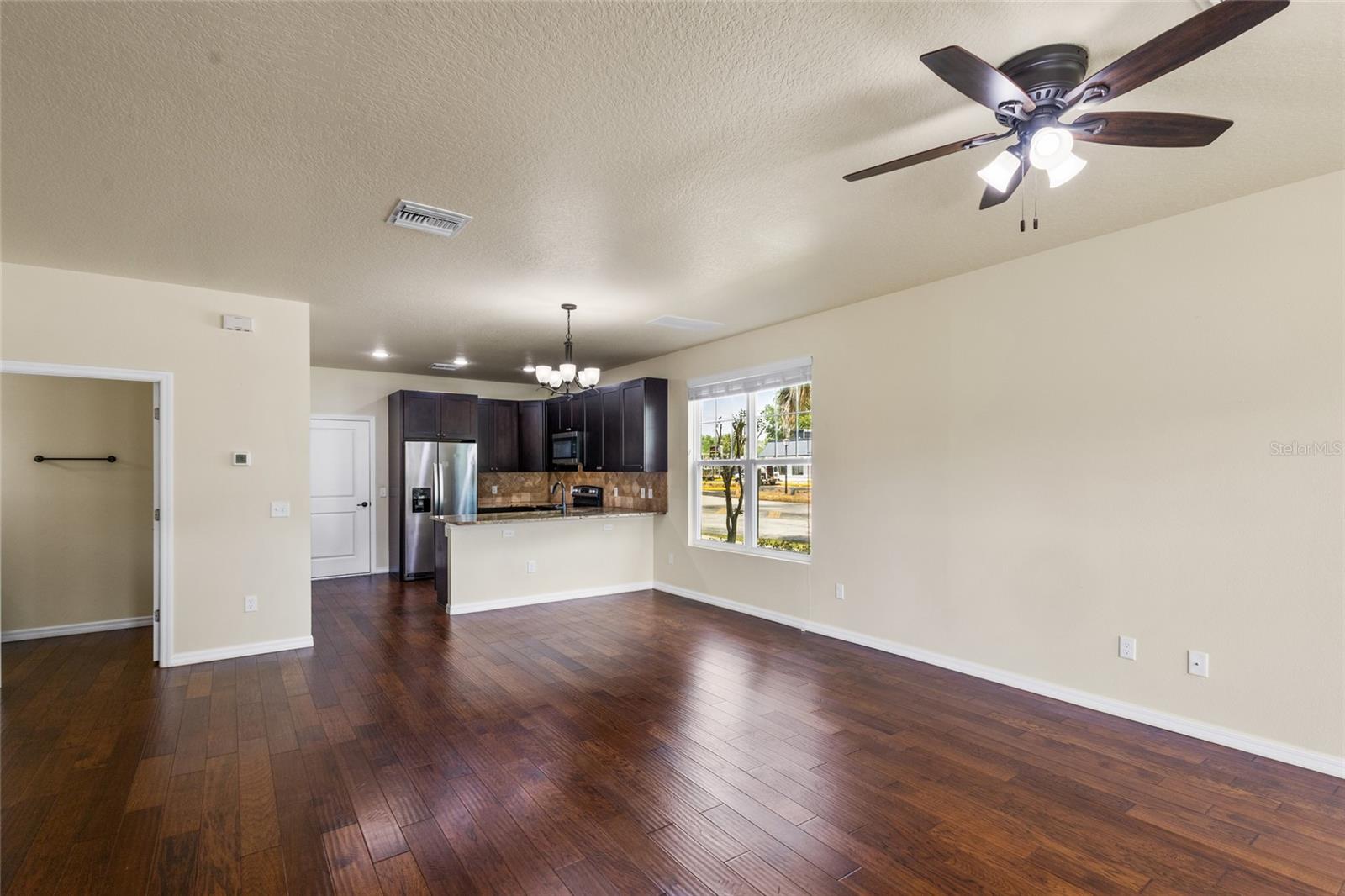 Image 4 of 32 For 509 Sunbranch Lane