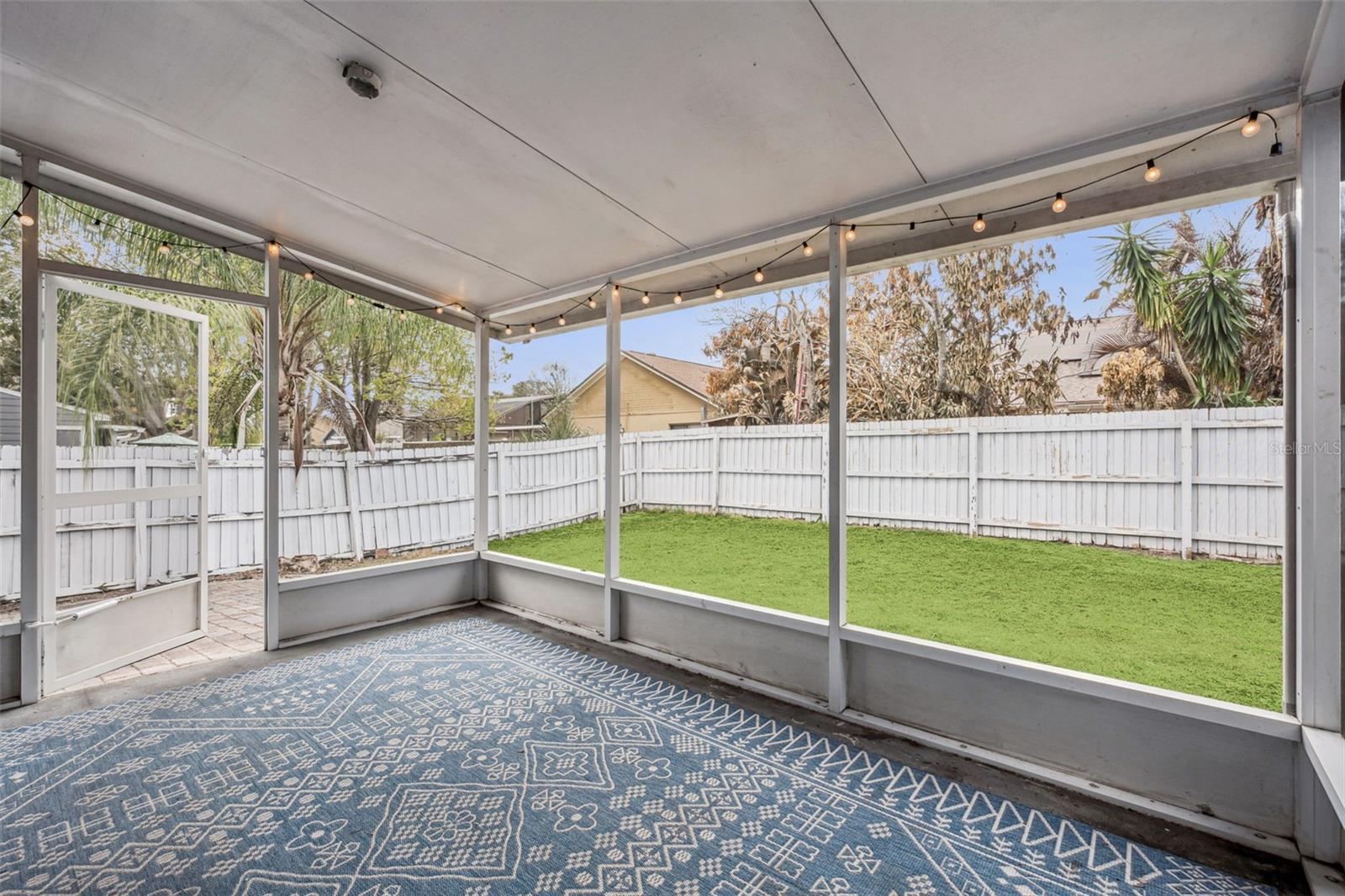 Image 25 of 33 For 552 Shadow Glenn Place