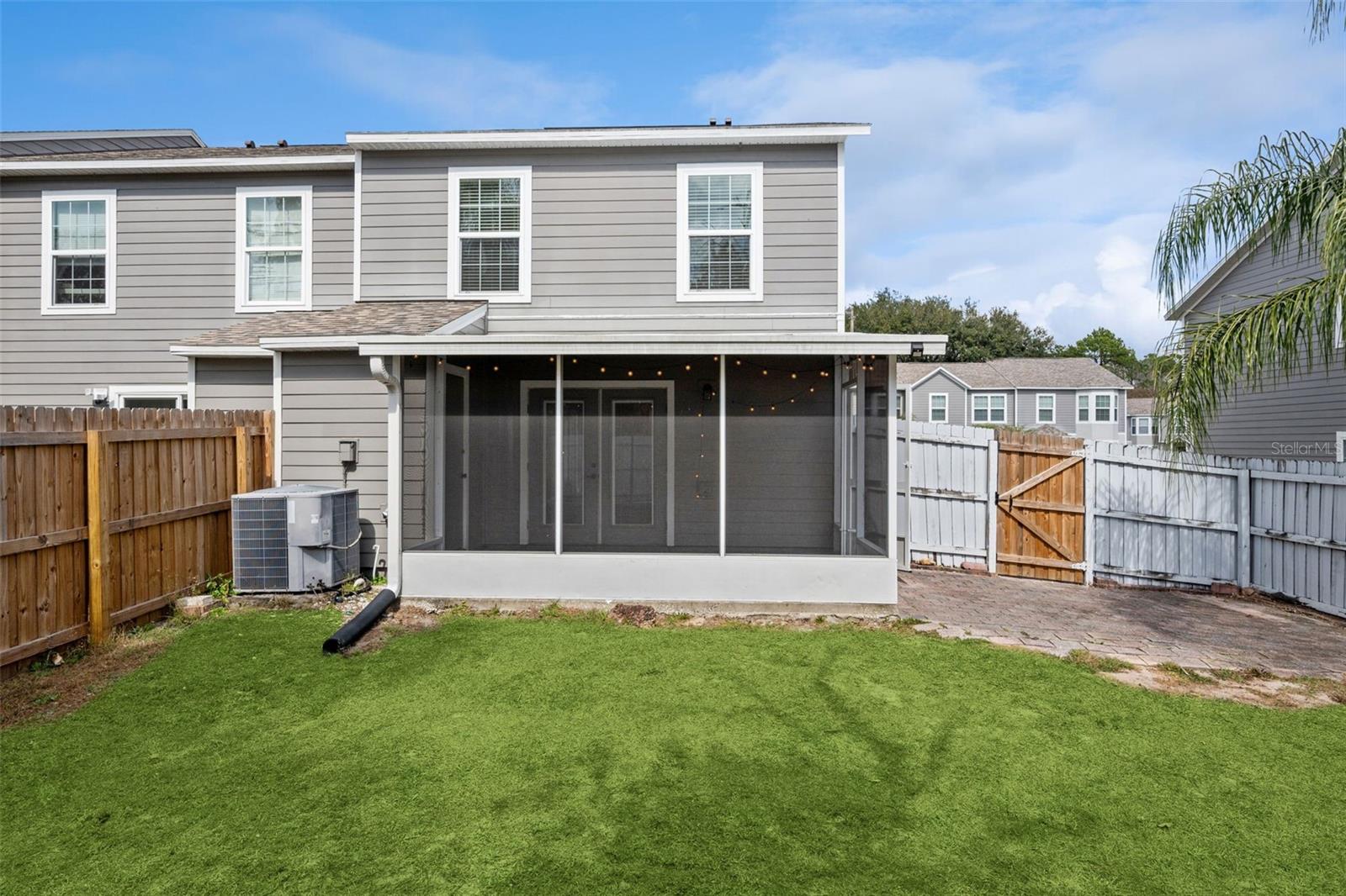 Image 29 of 33 For 552 Shadow Glenn Place