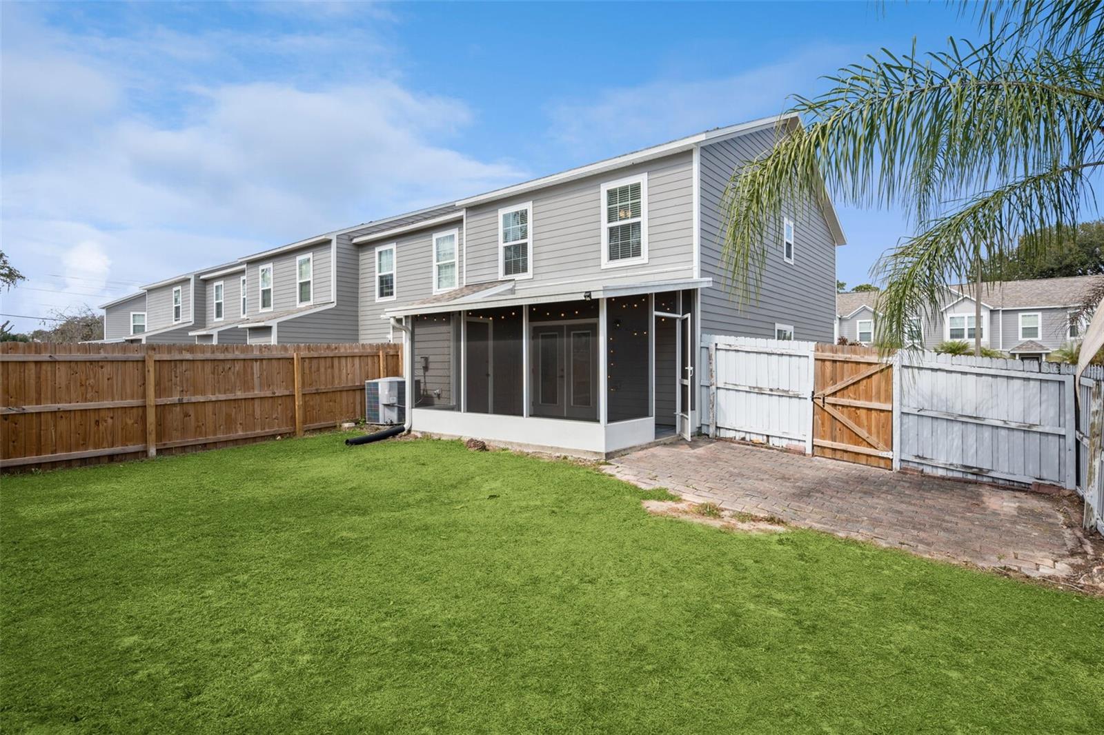 Image 30 of 33 For 552 Shadow Glenn Place