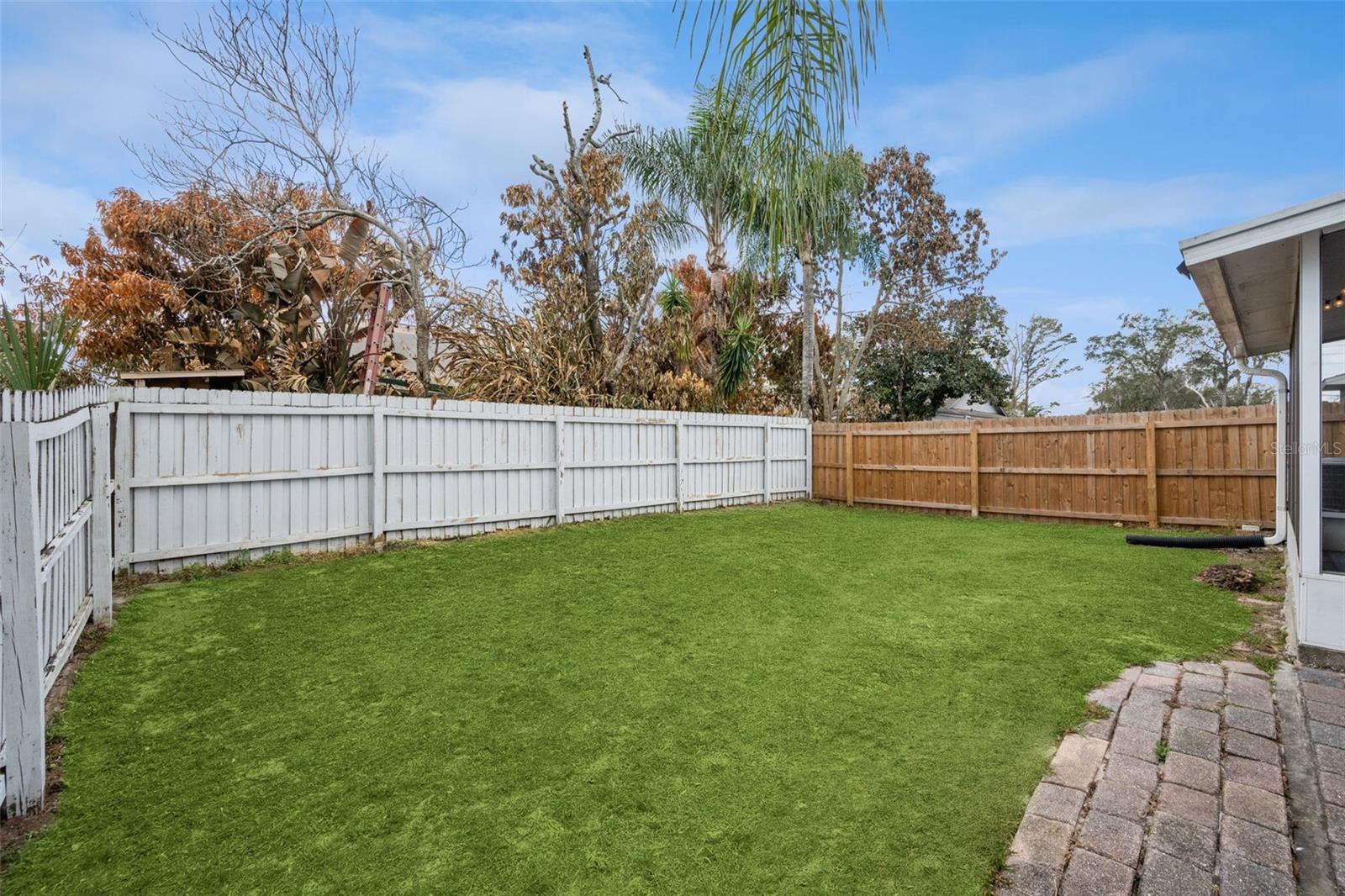 Image 31 of 33 For 552 Shadow Glenn Place