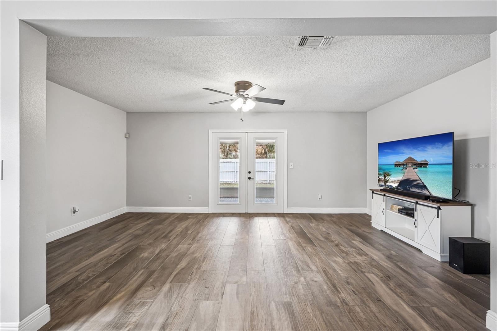 Image 5 of 33 For 552 Shadow Glenn Place