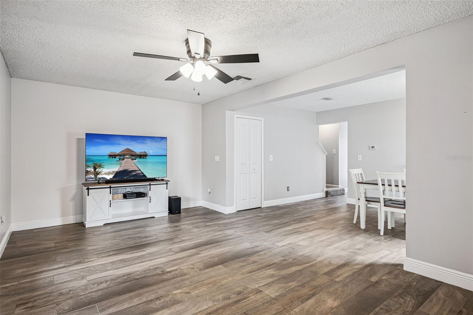 Image 7 of 33 For 552 Shadow Glenn Place