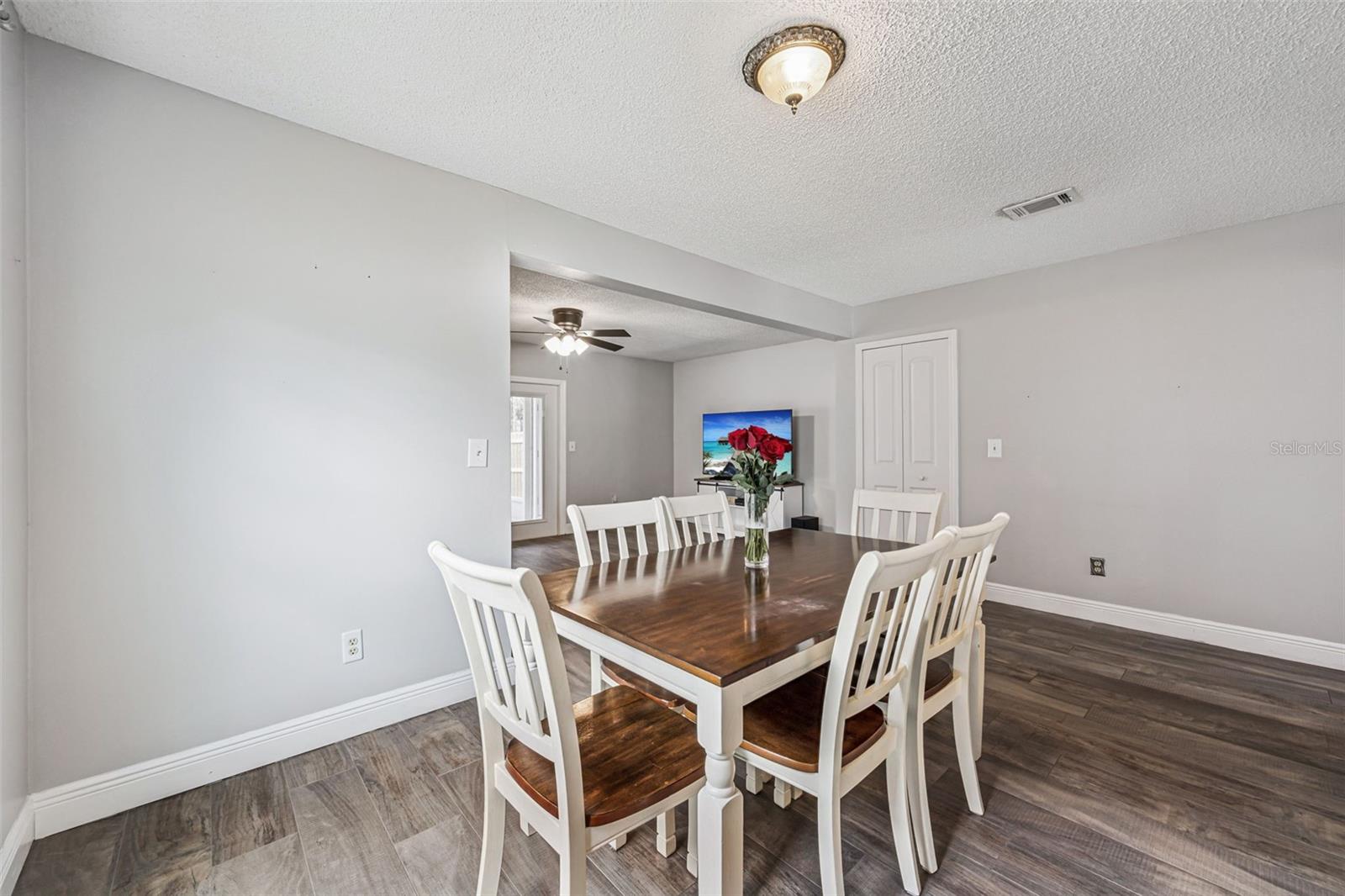 Image 8 of 33 For 552 Shadow Glenn Place