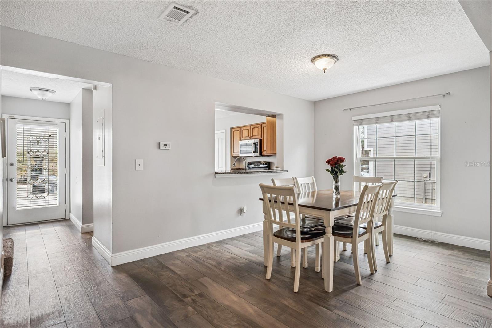 Image 9 of 33 For 552 Shadow Glenn Place