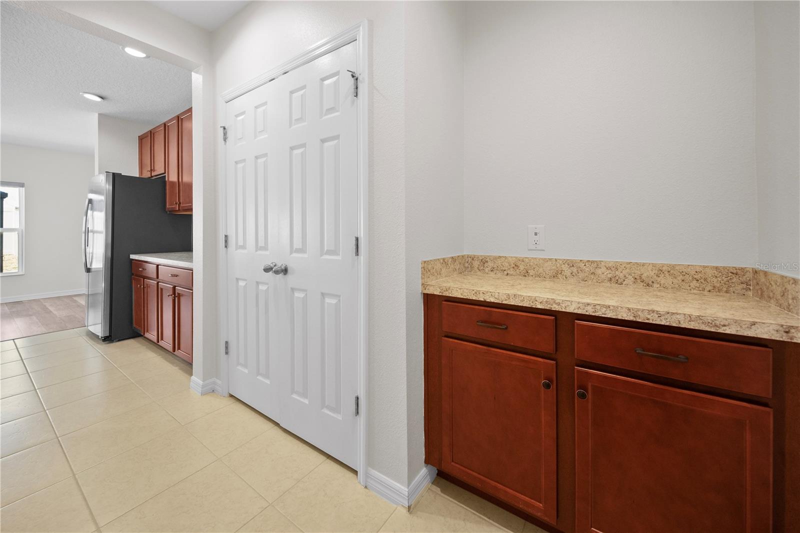 Image 13 of 46 For 922 Anna Place