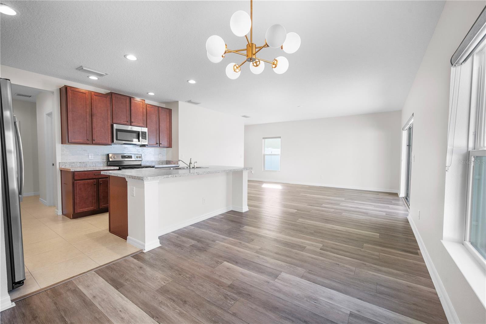 Image 18 of 46 For 922 Anna Place