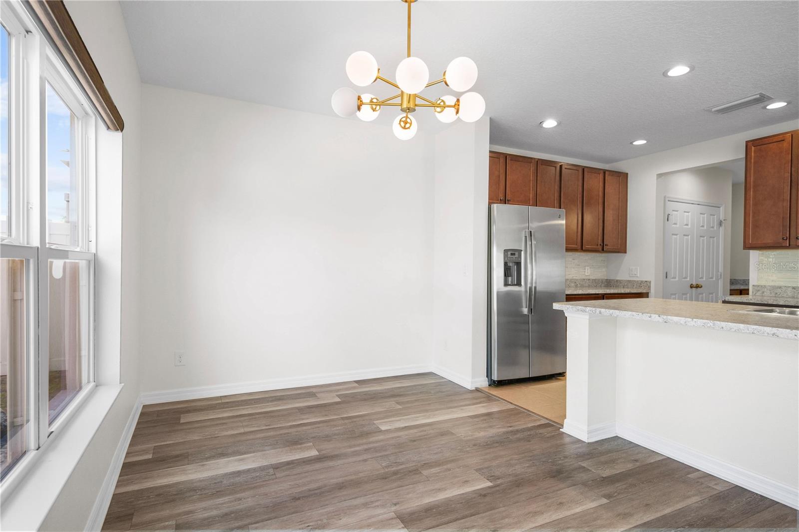 Image 20 of 46 For 922 Anna Place