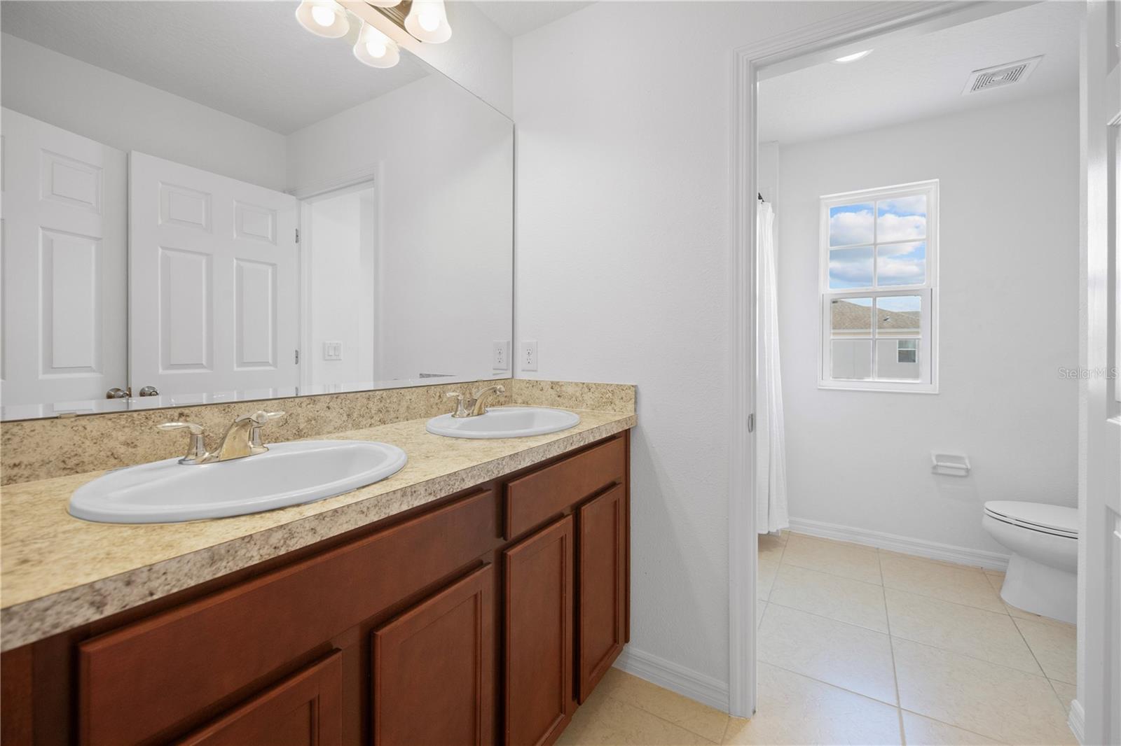 Image 31 of 46 For 922 Anna Place