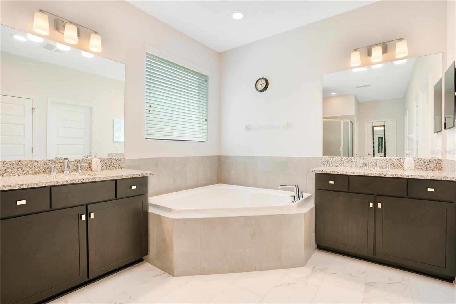 Image 28 of 99 For 19335 Eagle Creek Lane