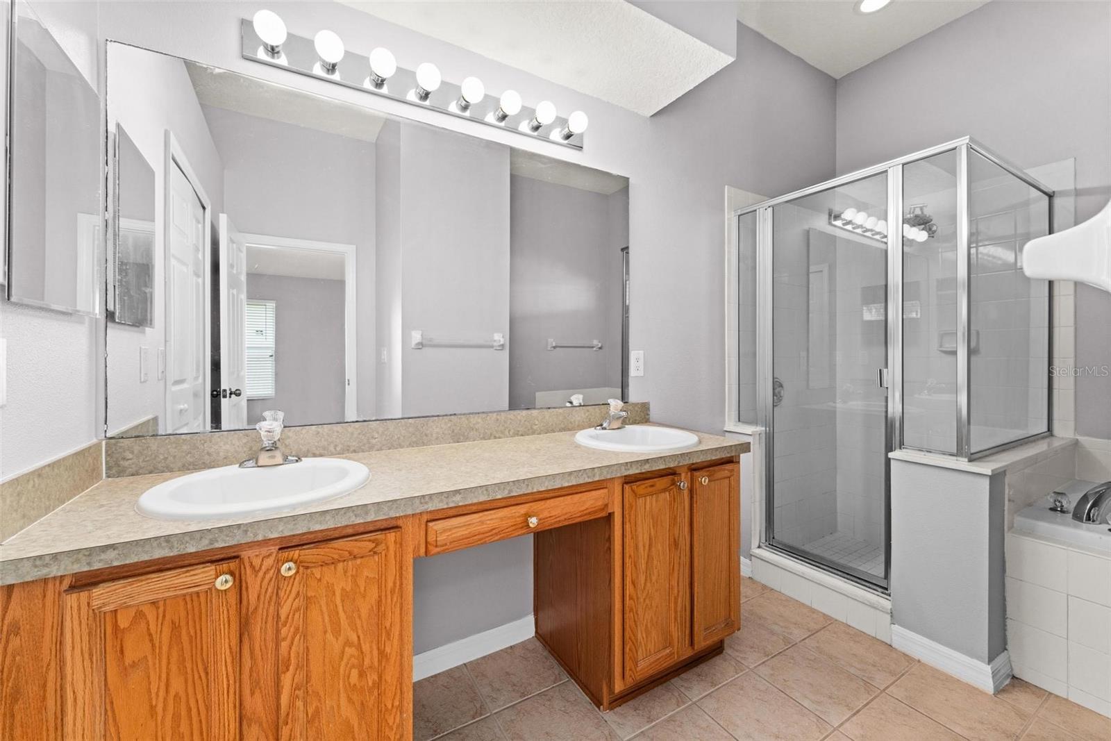 Image 22 of 43 For 5201 Walnut Ridge Drive