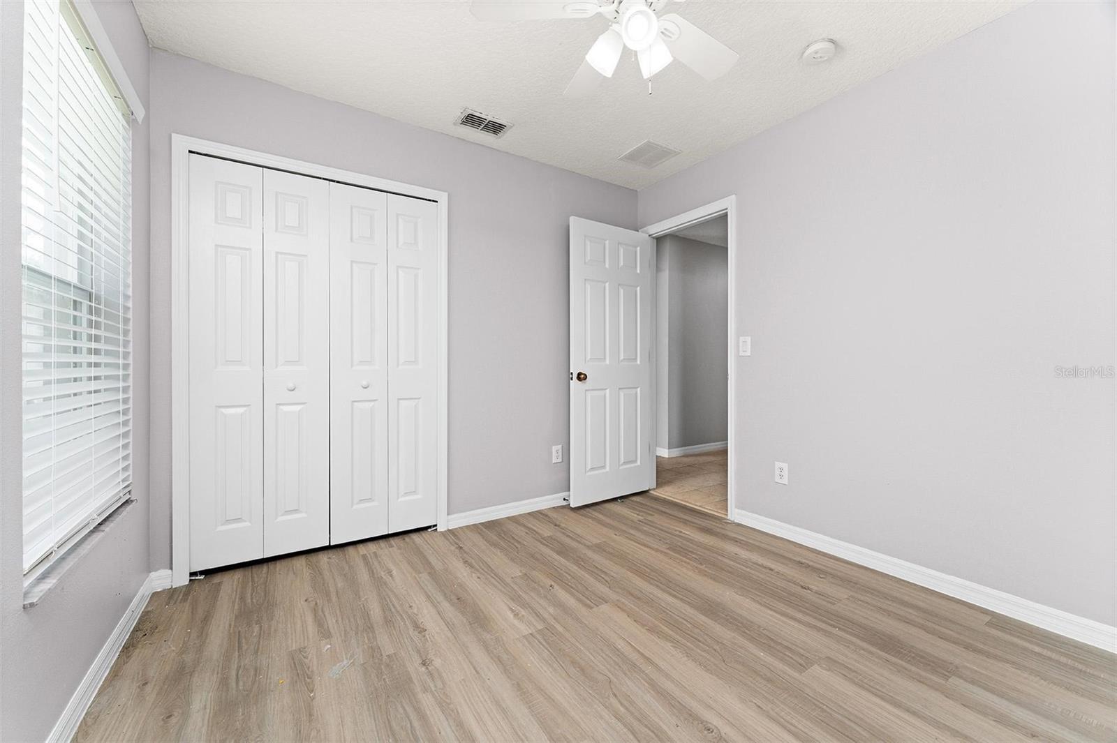 Image 28 of 43 For 5201 Walnut Ridge Drive